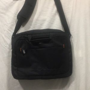 Nice laptop bag used 1X opening 16 Wide